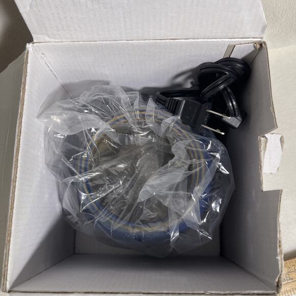 Scentsy Hanukkah Full Size Menorah Holiday Collection Warmer Blue Ceramic NIB - Picture 7 of 7